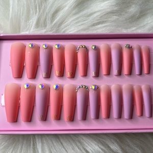 I’m selling love letter press on nails which comes with glue in the box